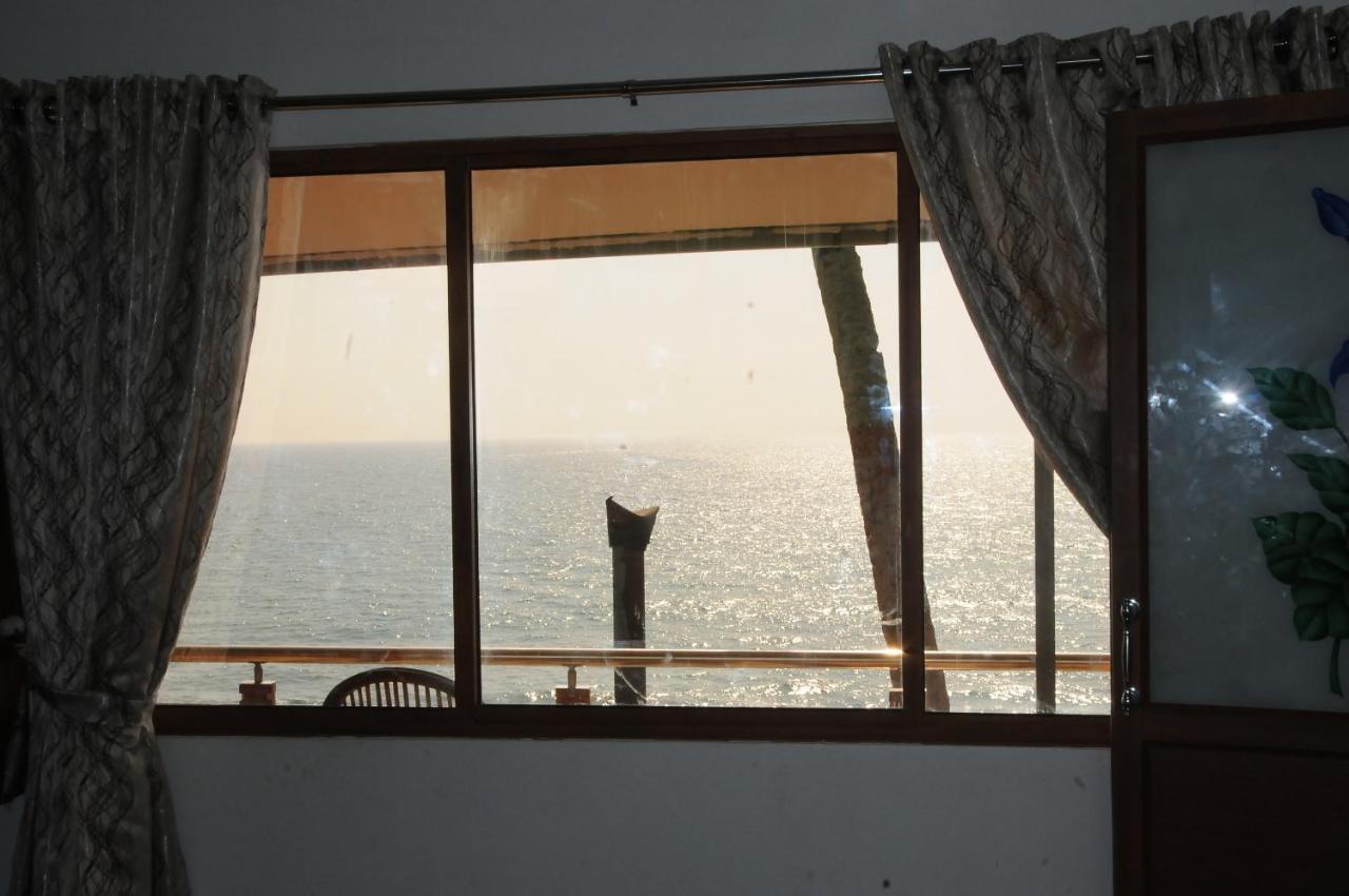 Black Beach Resort Varkala Luaran gambar