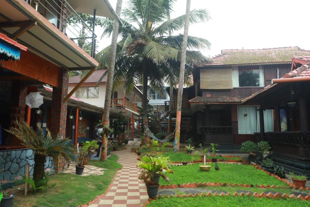 Black Beach Resort Varkala Luaran gambar
